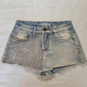 LOVE FIRE JEANS SHORTS - SZ 00 Juniors - Metal Beads / Rivets